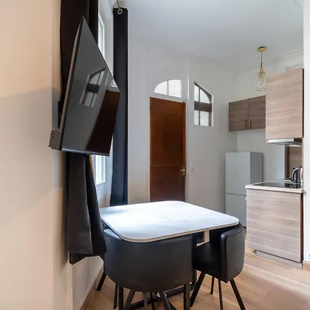 Appartement Metro Alexandre Dumas Paris Exterior photo